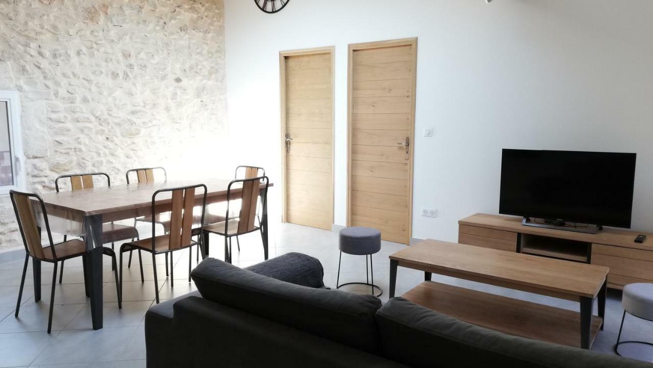 Gite Du Domaine Saint Jean De L'Arbousier 卡斯特里 外观 照片